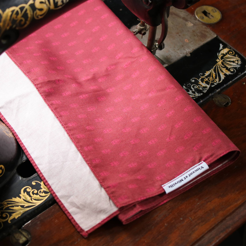 Foulard gardian motif Cigales